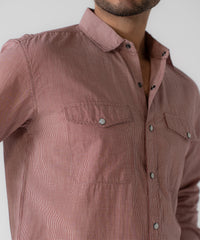 Camisa de hombre con dos bolsillos